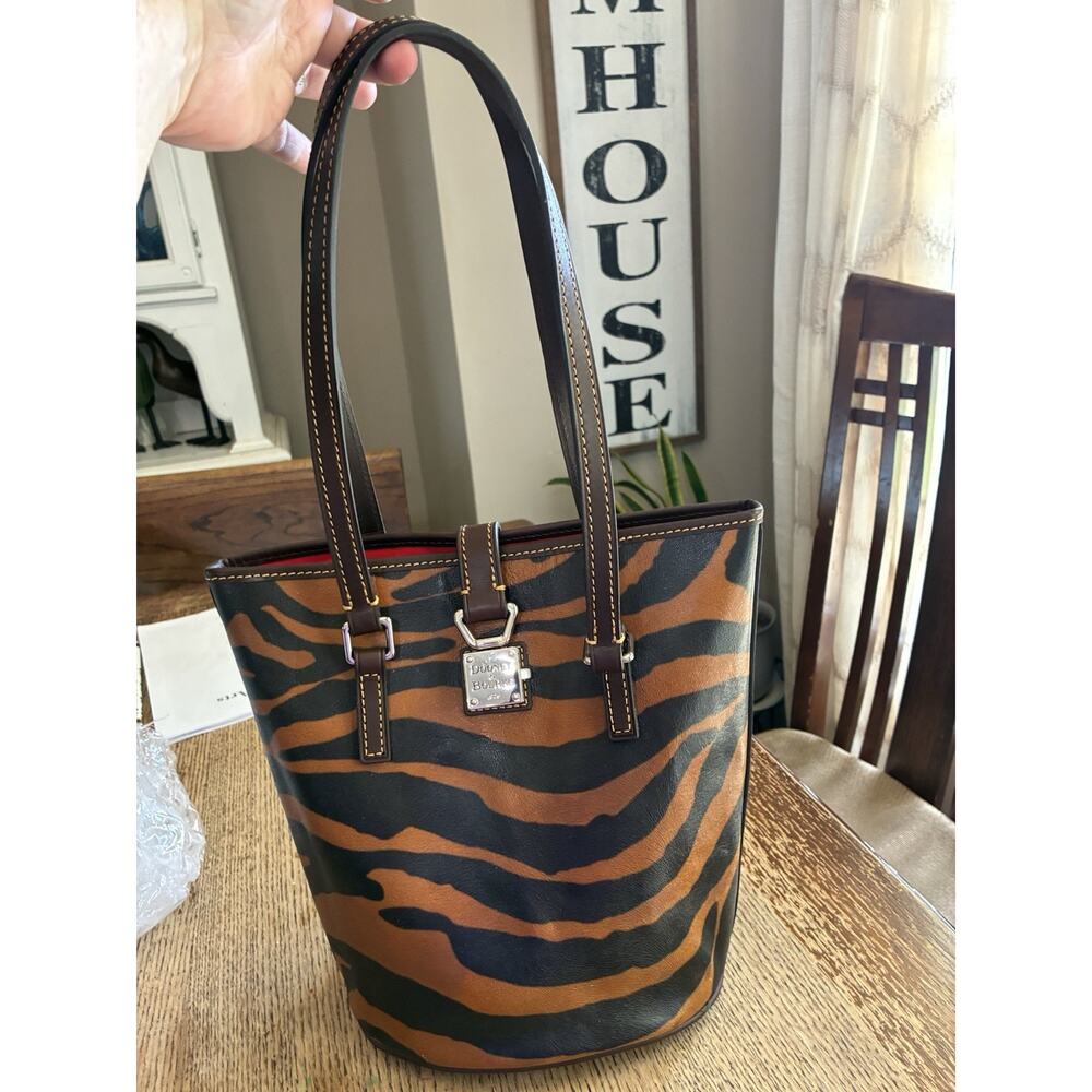 NEW Dooney & Bourke Handbag Tiger Animal Print Black Brown Silver Hardware - Picture 4 of 12